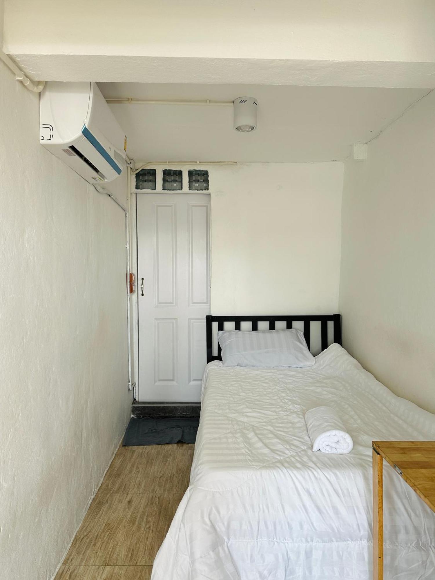 Chubby 9 Single Room Bangkok Eksteriør bilde