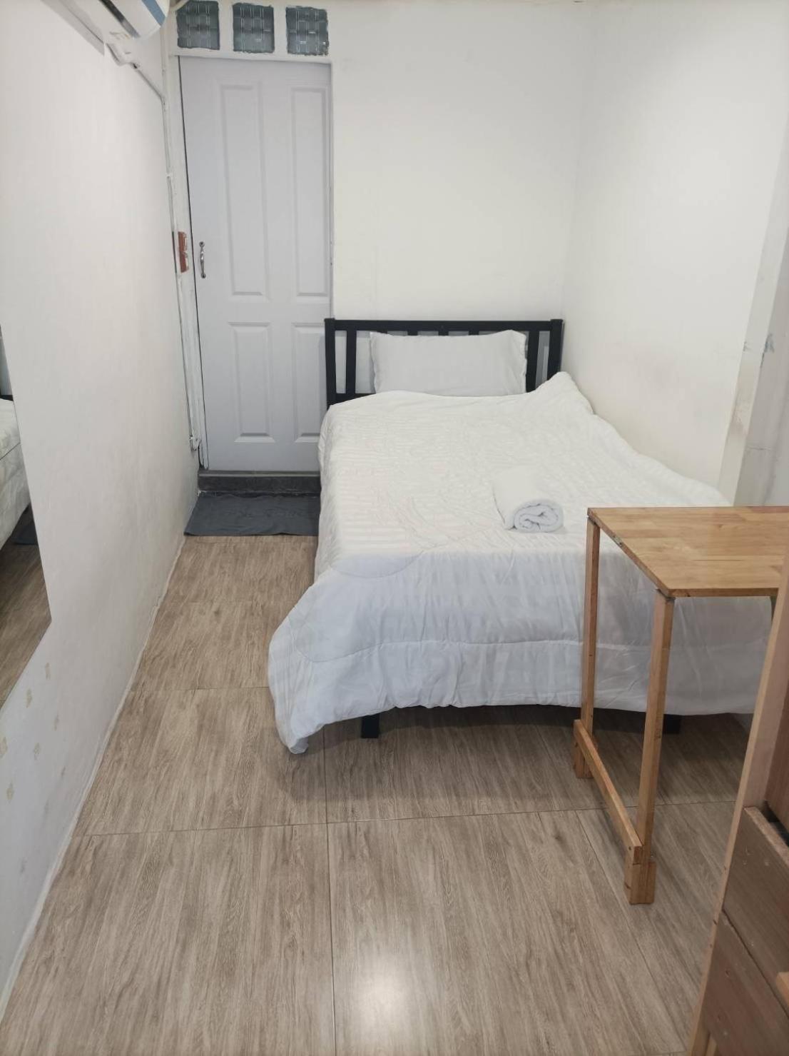 Chubby 9 Single Room Bangkok Eksteriør bilde
